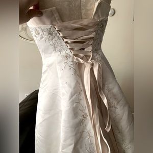 Wedding gown